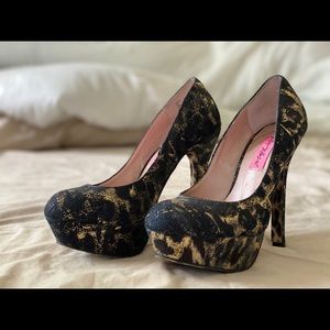 Betsy Johnson Pumps